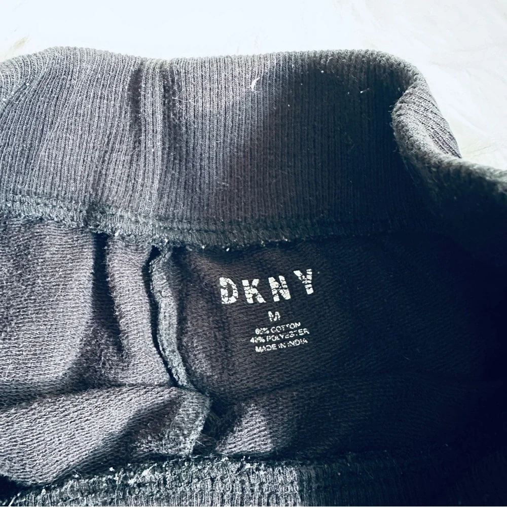 5 x $25 DKNY Shorts, 8 M